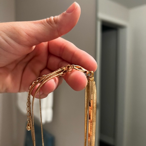 Layed Herringbone Necklace, worn once! - Picture 4 of 6